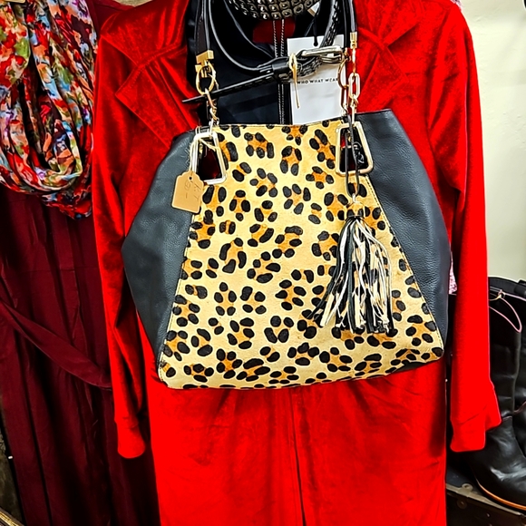 Chico Satchel leopard print with gold accents - Picture 1 of 4